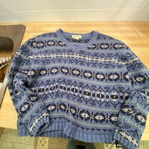 Eddie Bauer Blue and Gray Patterned V-Neck Sweater